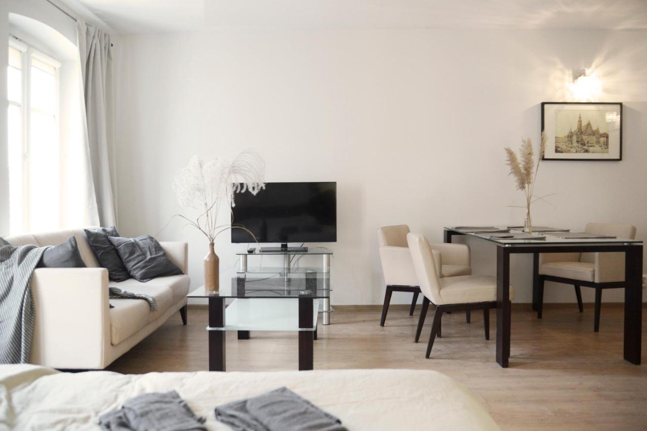 Apartment By The River And Center - Comfortable *